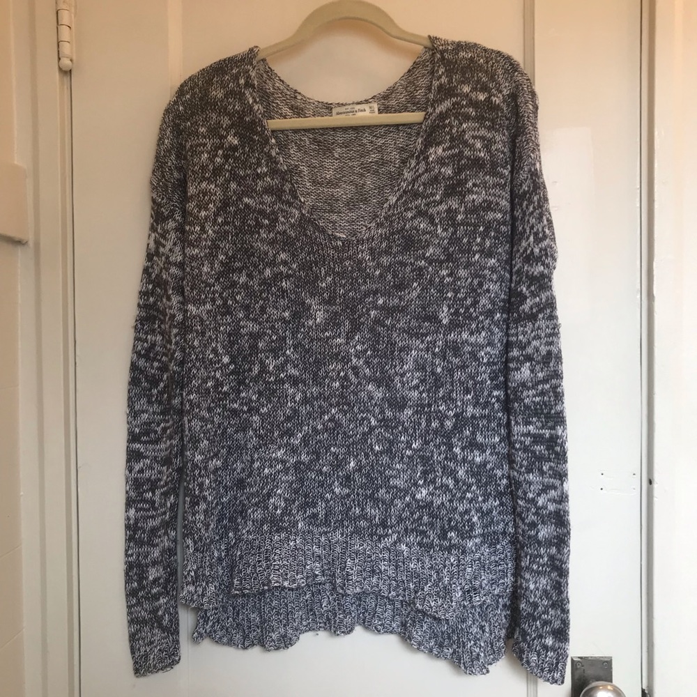 Gray and White Marled V-Neck Sweater Abercrombie size Medium/Large
